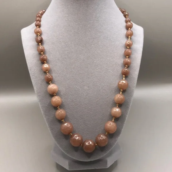 Elegant Semi-Precious Faceted Brown Beaded Necklace - Picture 5 of 9